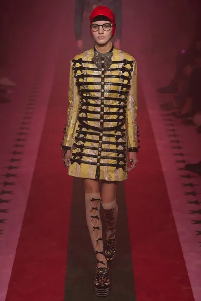Look 67